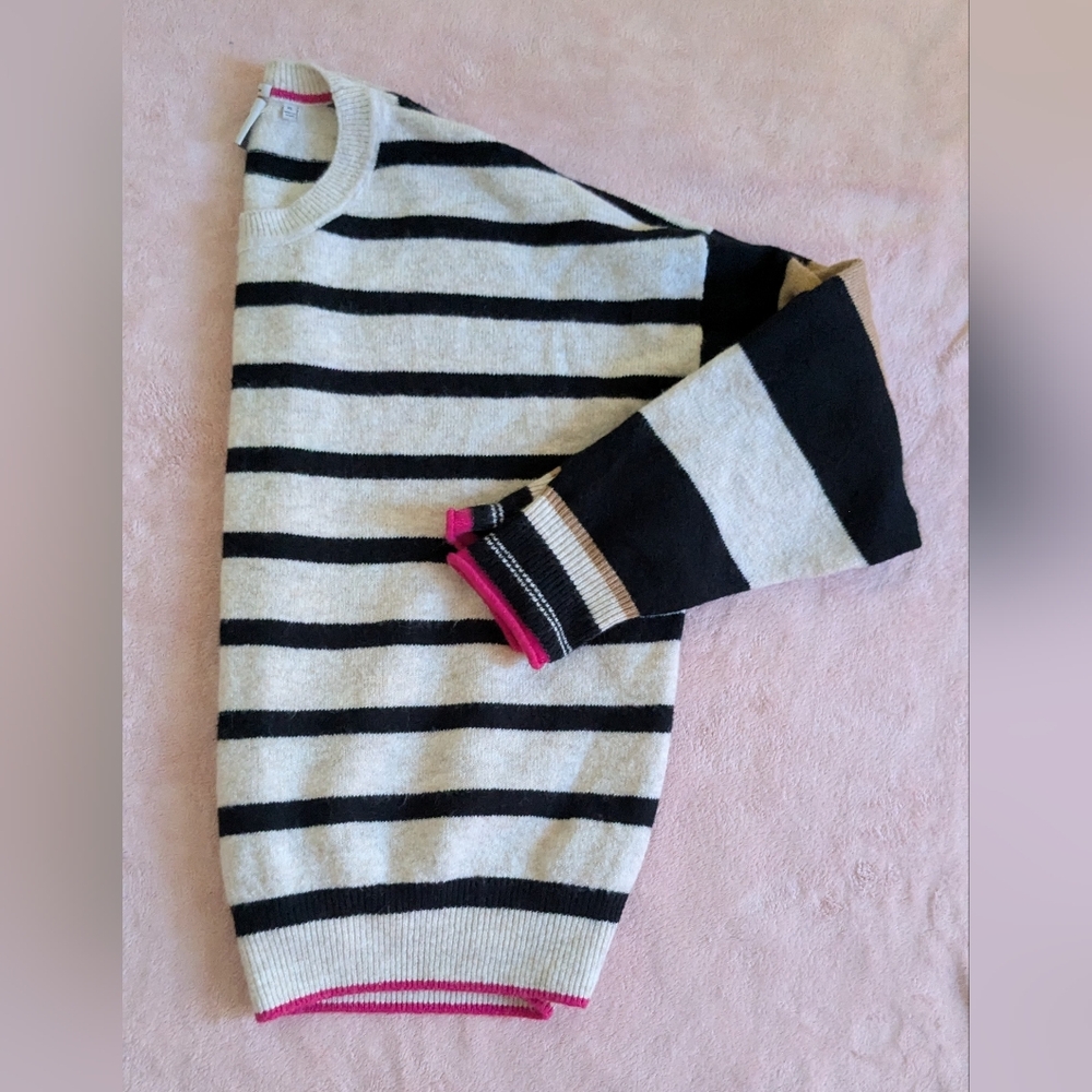 Striped Crew Neck Sweater - Black and Cream